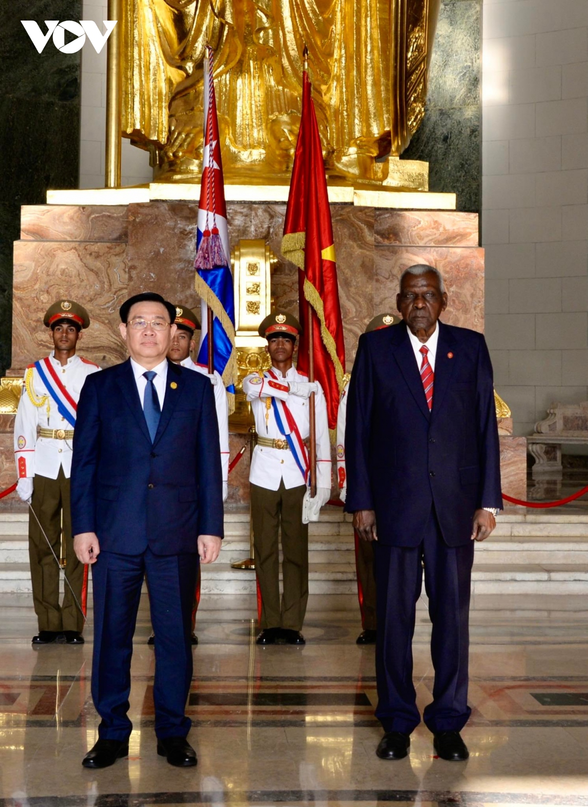Hội đàm cấp cao Quốc hội Việt Nam-Cuba, Việt Nam tặng Cuba 5000 tấn gạo
